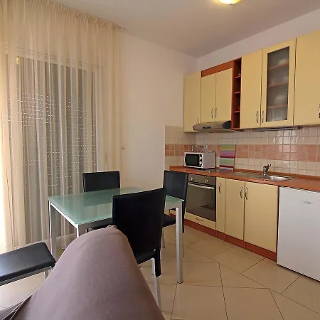 Apartment Skroce-2