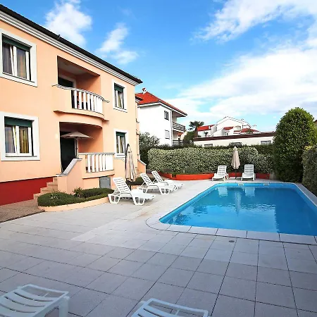 Apartamento Skroce-2 *